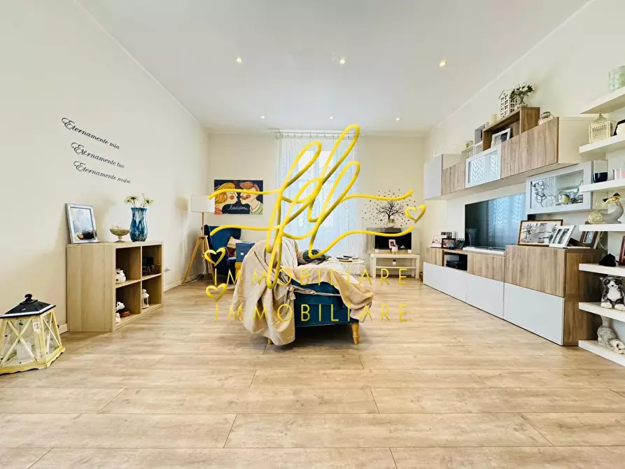 Immagine 12 di Appartamento in vendita  a Livorno