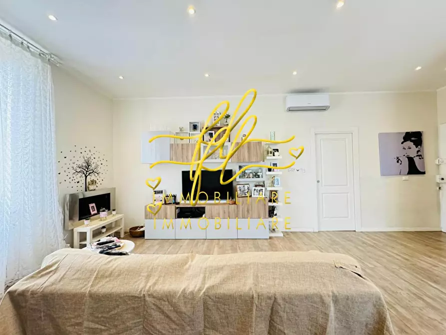 Immagine 17 di Appartamento in vendita  a Livorno