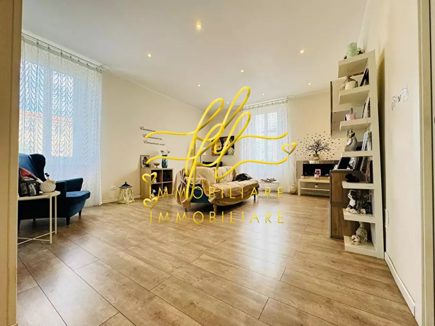 Immagine 1 di Appartamento in vendita  a Livorno