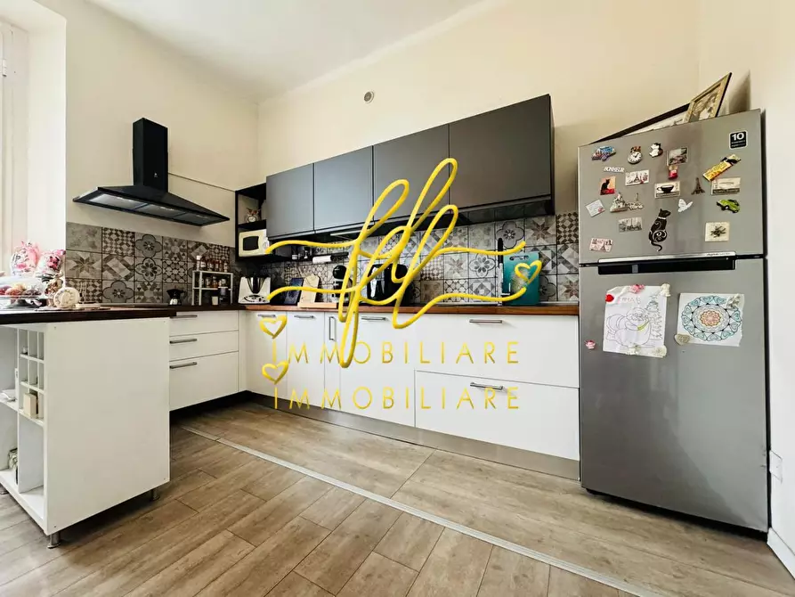 Immagine 2 di Appartamento in vendita  a Livorno