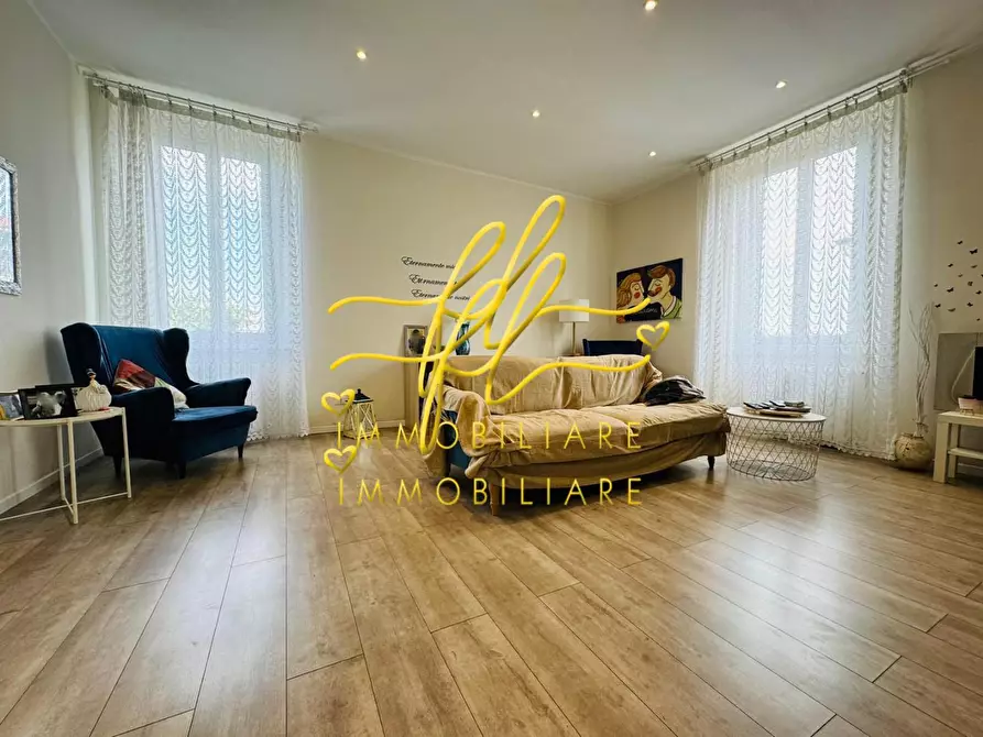 Immagine 8 di Appartamento in vendita  a Livorno