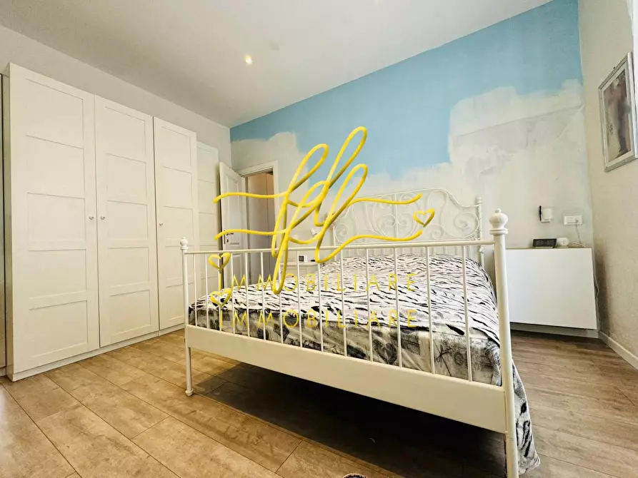 Immagine 18 di Appartamento in vendita  a Livorno