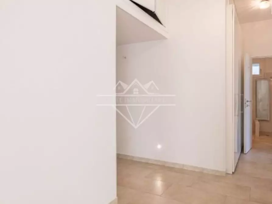 Immagine 3 di Mansarda in vendita  a Carrara