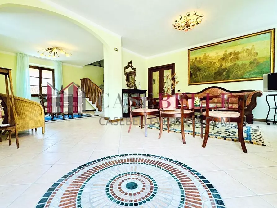 Immagine 1 di Villa in vendita  a Pietrasanta