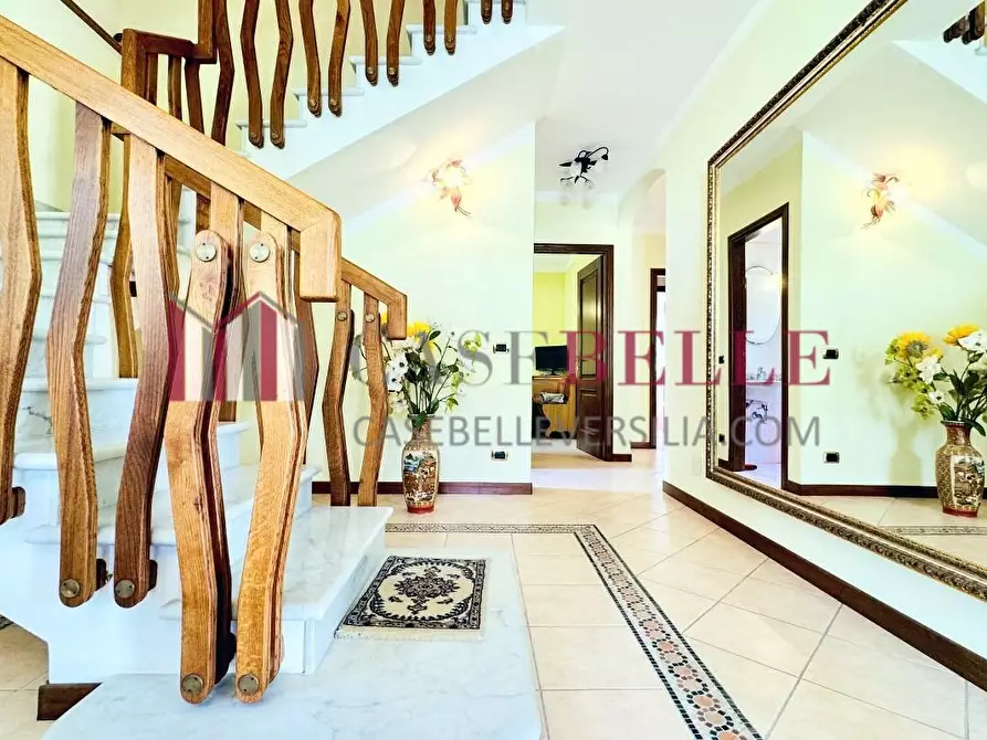 Immagine 8 di Villa in vendita  a Pietrasanta