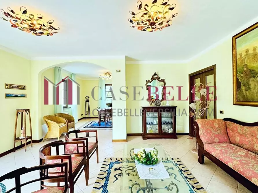 Immagine 2 di Villa in vendita  a Pietrasanta