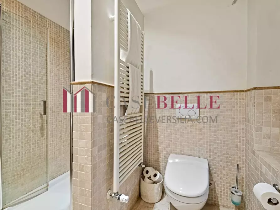 Immagine 10 di Casa colonica in affitto  a Pietrasanta