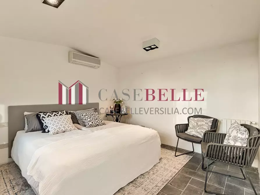 Immagine 33 di Casa colonica in affitto  a Pietrasanta