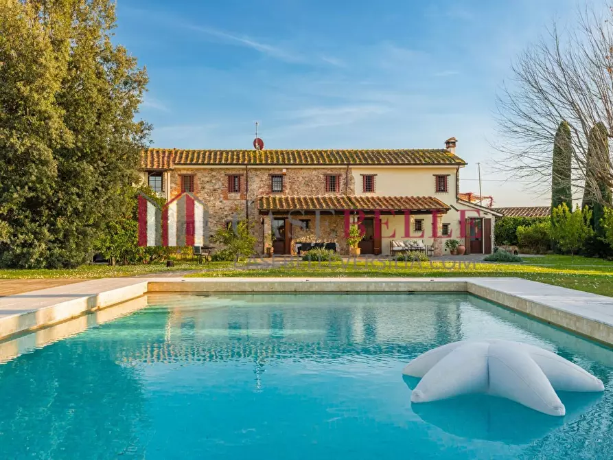 Immagine 27 di Casa colonica in affitto  a Pietrasanta