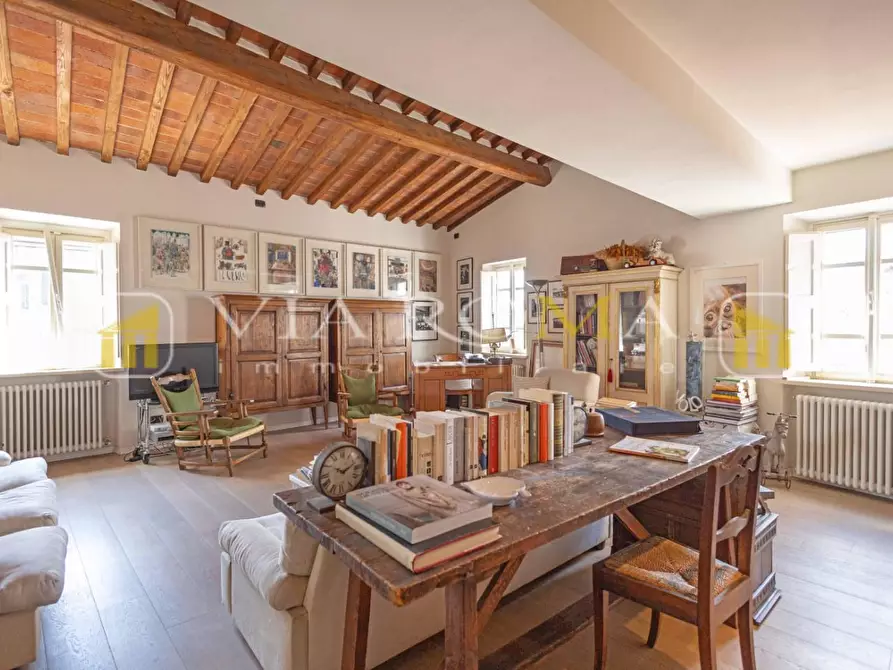 Immagine 1 di Appartamento in vendita  a Lucca