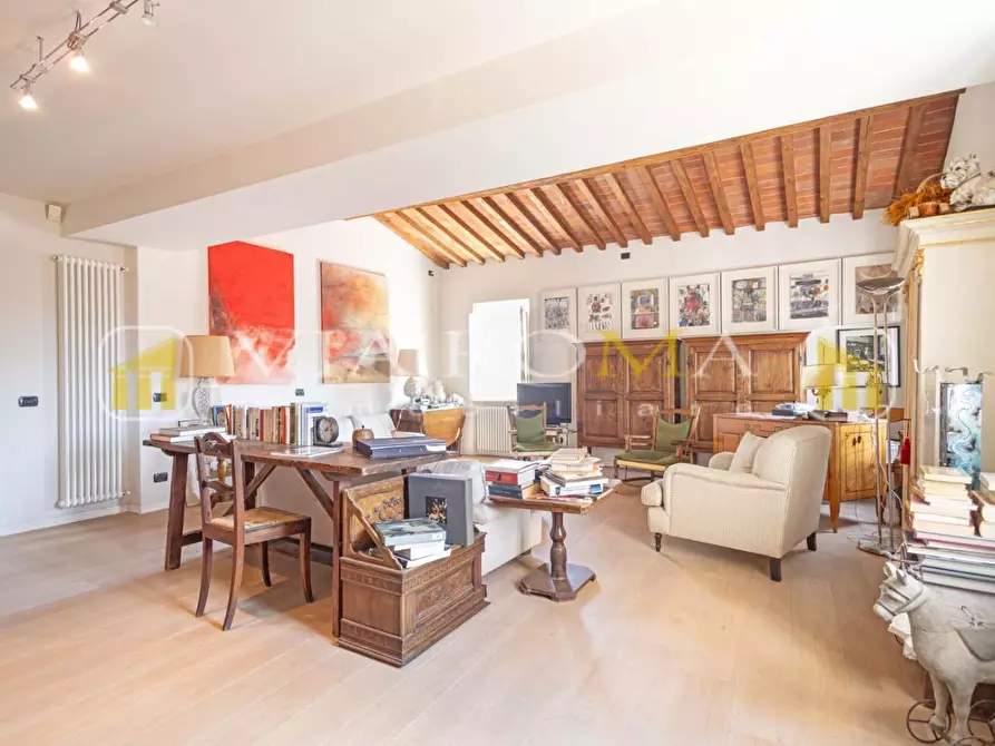 Immagine 6 di Appartamento in vendita  a Lucca