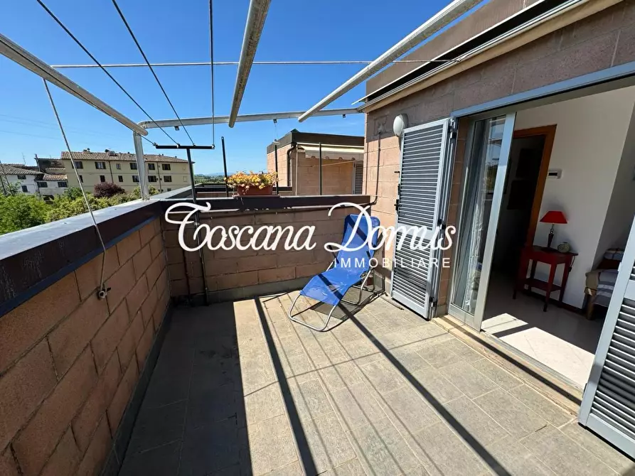 Immagine 13 di Appartamento in vendita  a Siena