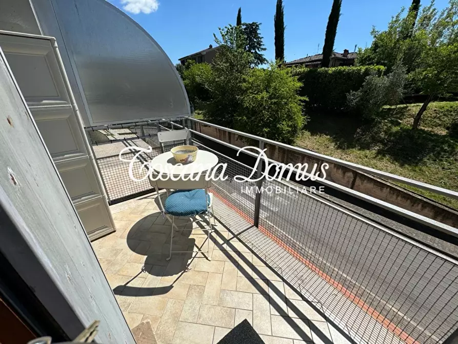 Immagine 4 di Appartamento in vendita  a Siena