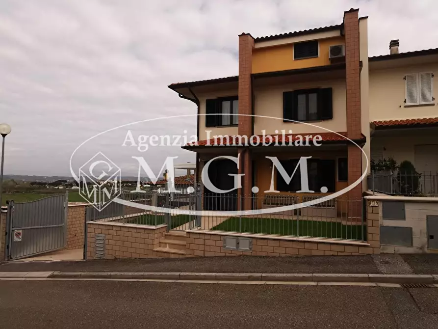 Immagine 2 di Casa bifamiliare in vendita  a Montopoli In Val D'arno