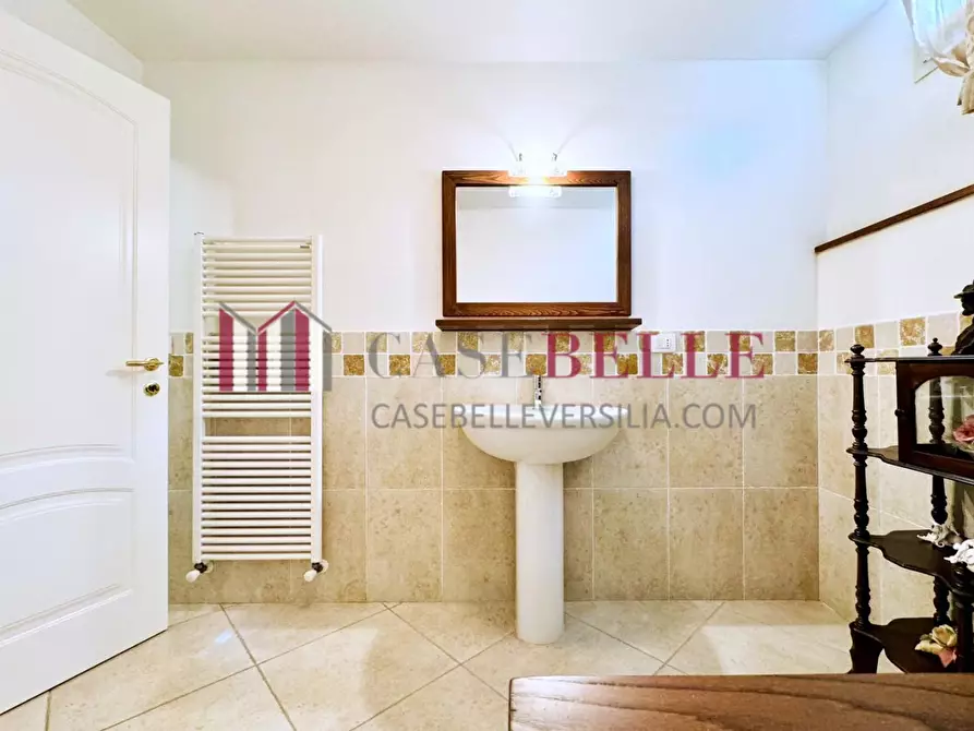 Immagine 58 di Casa indipendente in vendita  a Pietrasanta