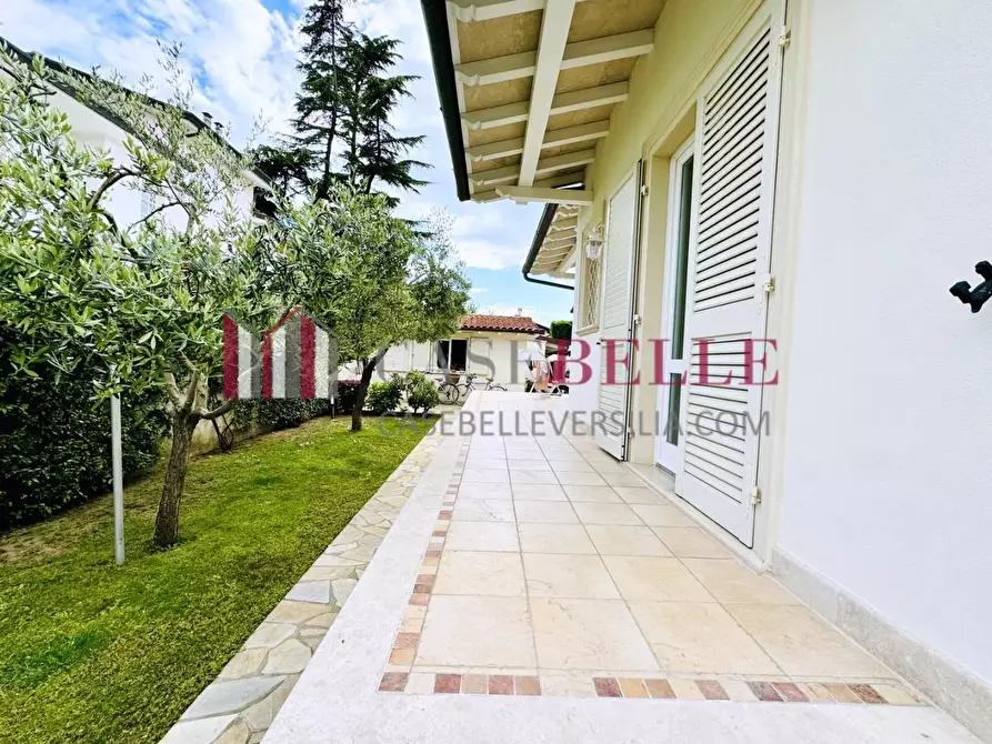 Immagine 63 di Casa indipendente in vendita  a Pietrasanta