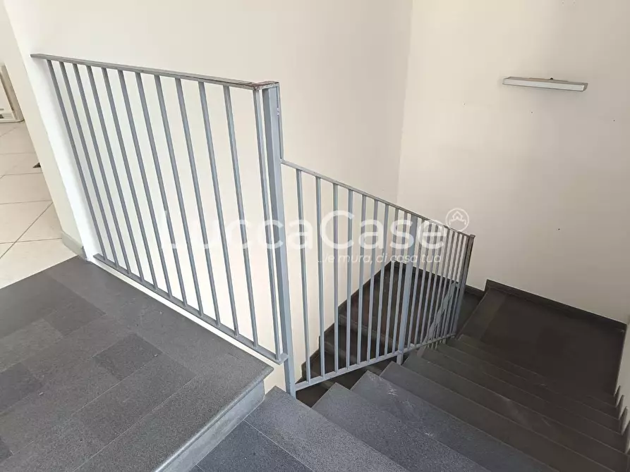 Immagine 6 di Negozio in affitto  a Capannori