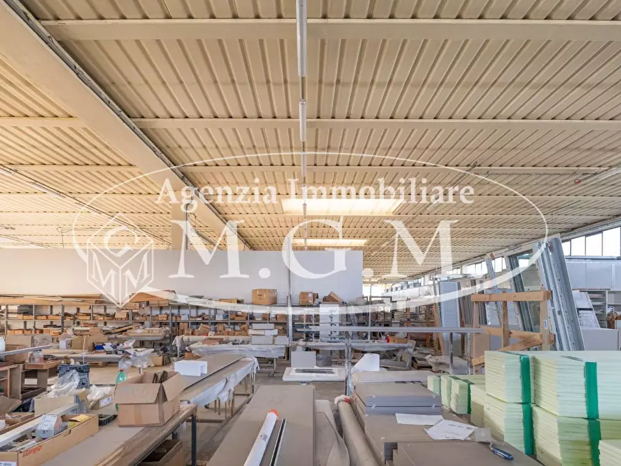 Immagine 23 di Capannone industriale in vendita  a Calcinaia