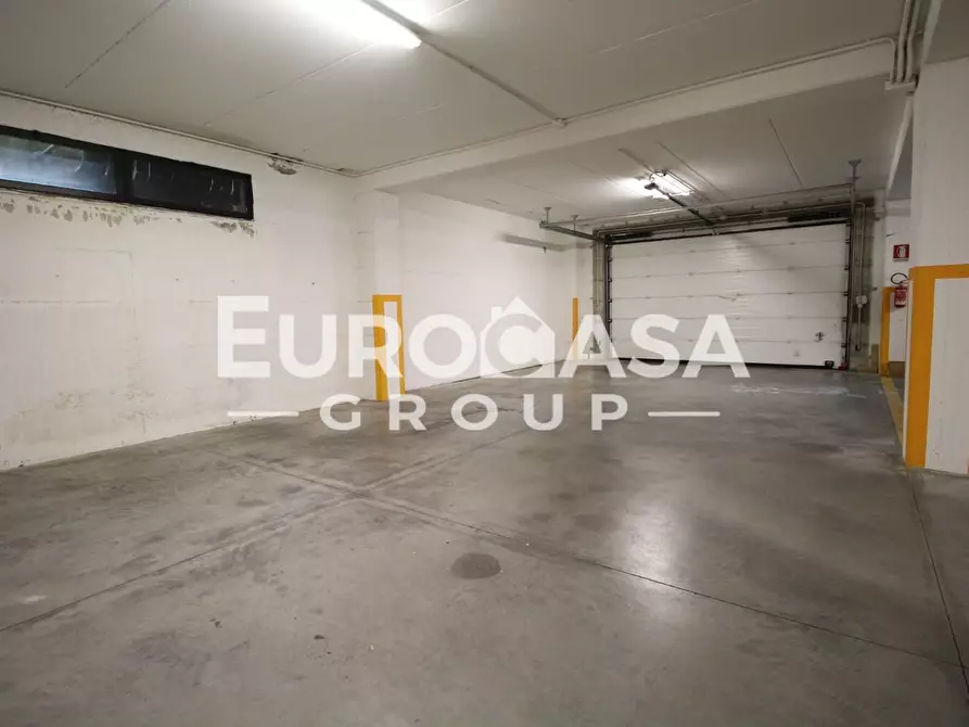 Immagine 5 di Ufficio in vendita  a Lucca