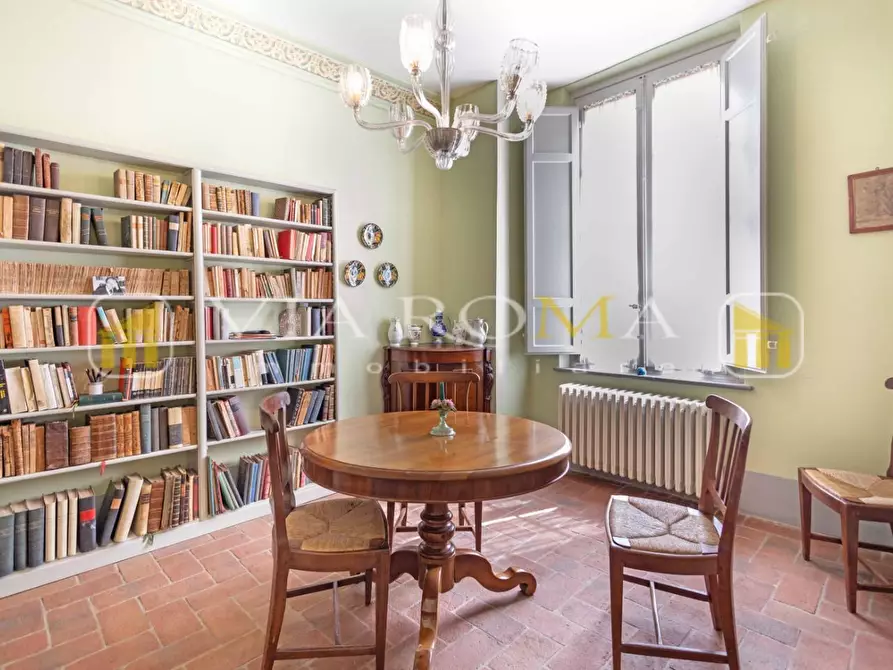 Immagine 18 di Appartamento in vendita  a Lucca