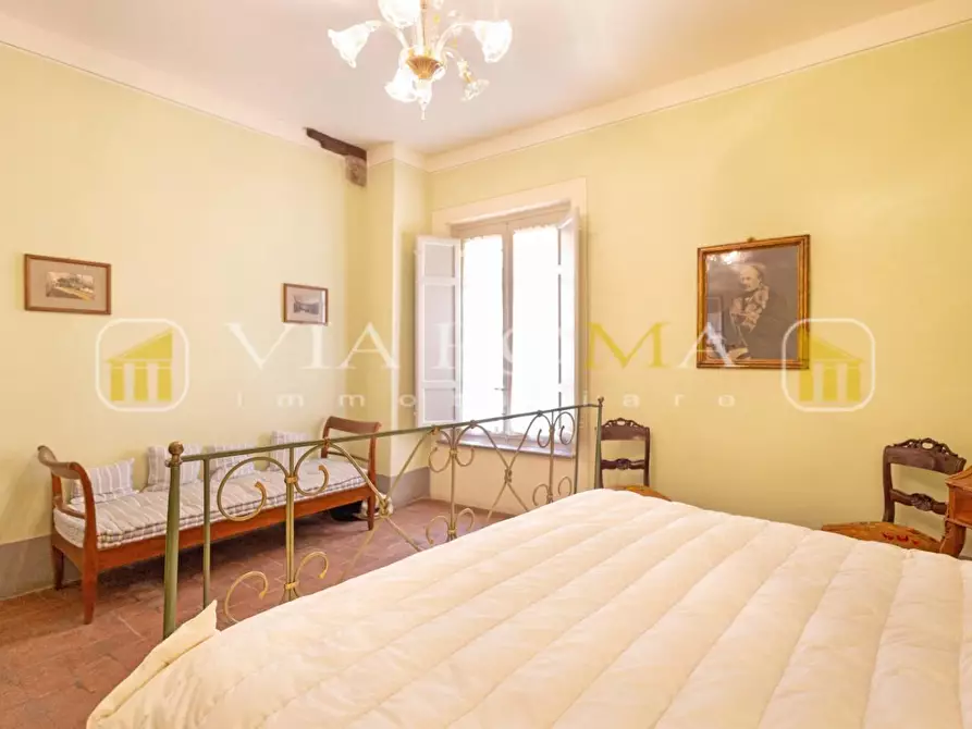 Immagine 22 di Appartamento in vendita  a Lucca