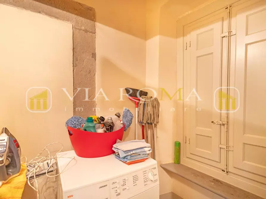 Immagine 20 di Appartamento in vendita  a Lucca