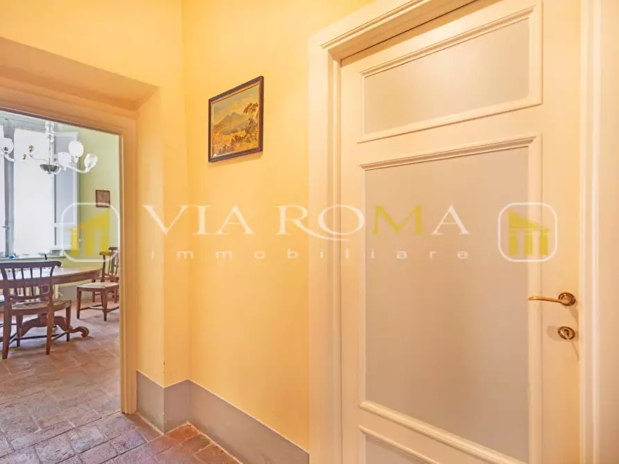 Immagine 17 di Appartamento in vendita  a Lucca