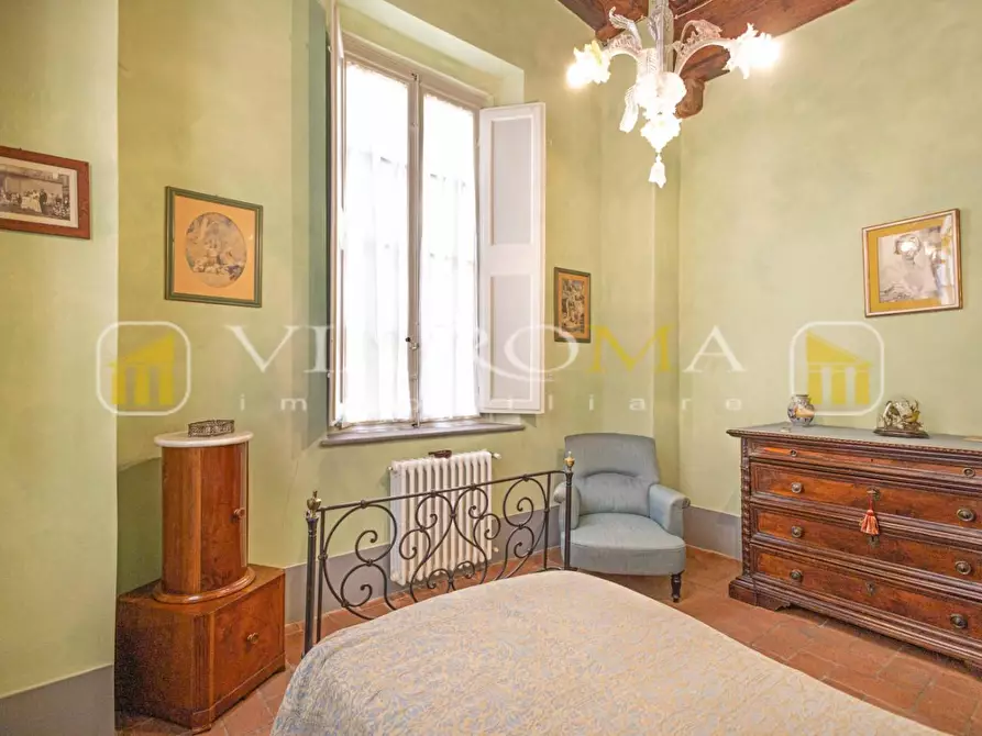 Immagine 16 di Appartamento in vendita  a Lucca