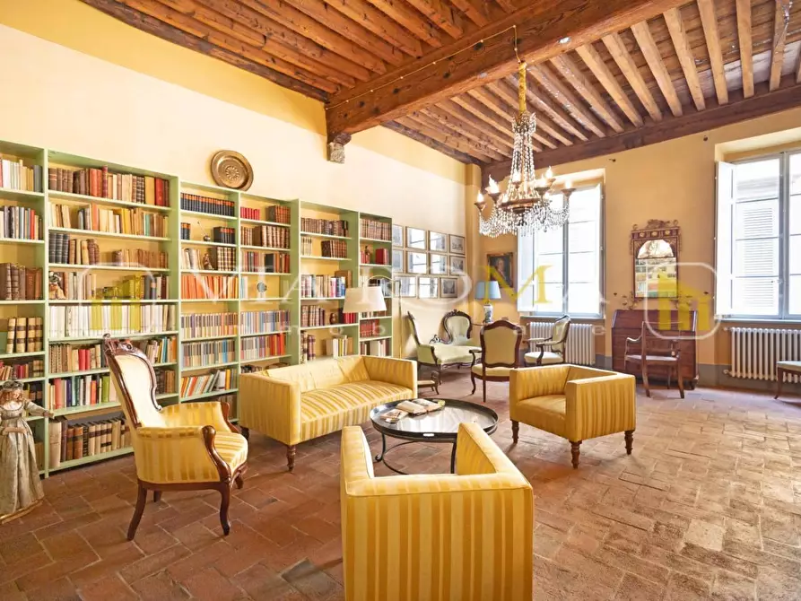 Immagine 7 di Appartamento in vendita  a Lucca