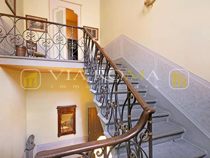 Immagine 5 di Appartamento in vendita  a Lucca