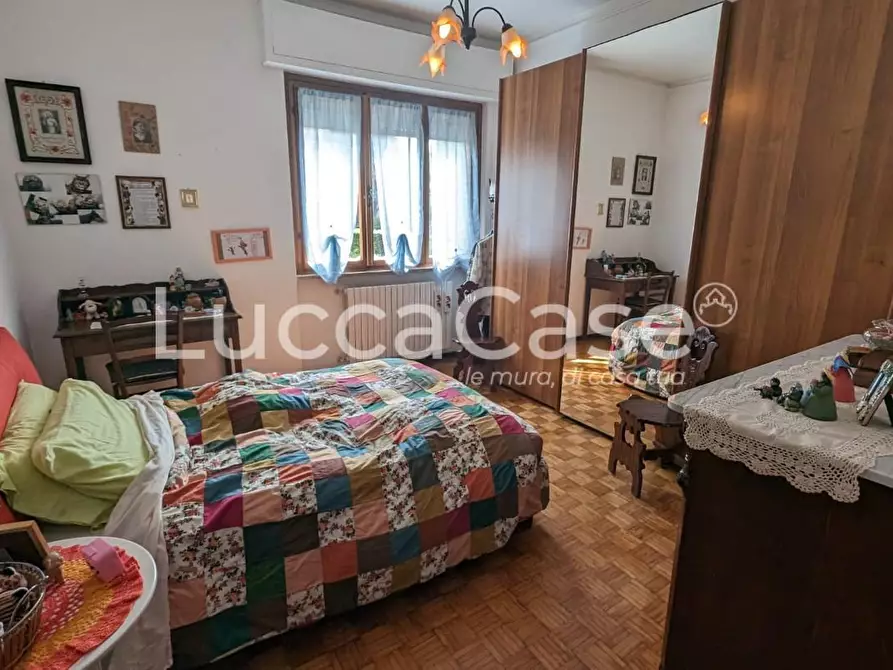 Immagine 5 di Appartamento in vendita  a Lucca