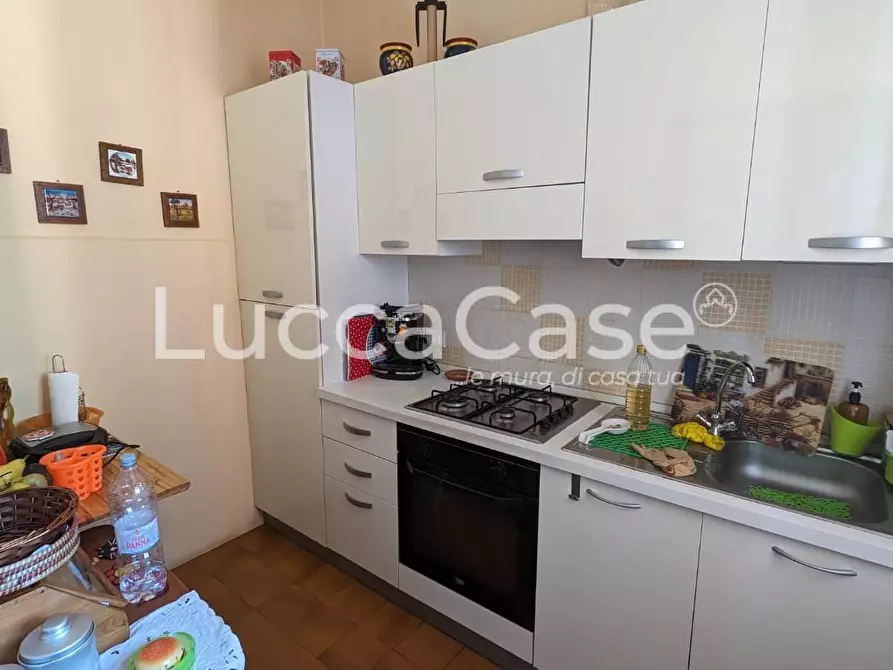 Immagine 4 di Appartamento in vendita  a Lucca