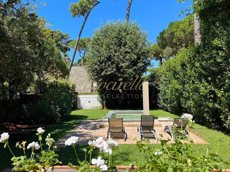 Immagine 27 di Villa in affitto  a Forte Dei Marmi