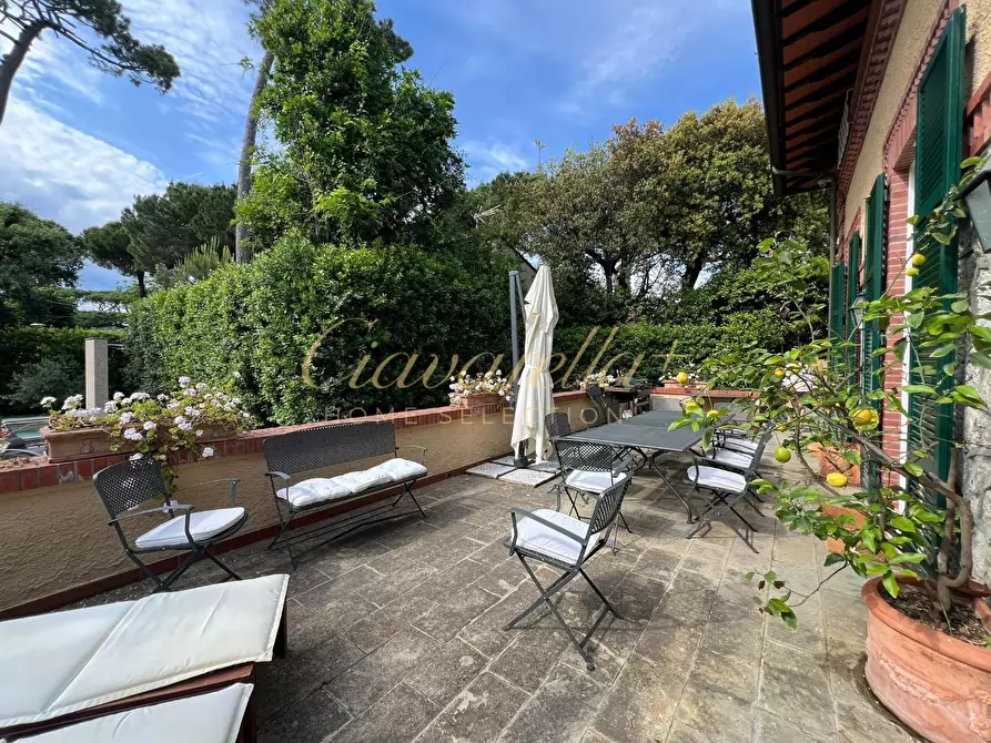 Immagine 2 di Villa in affitto  a Forte Dei Marmi