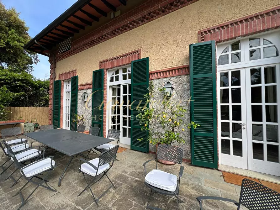 Immagine 9 di Villa in affitto  a Forte Dei Marmi