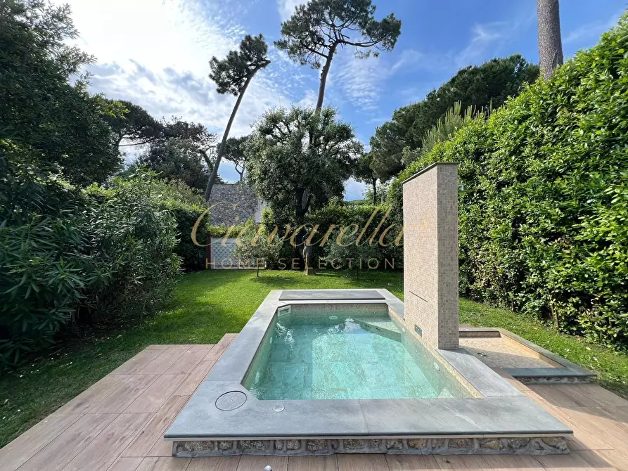 Immagine 6 di Villa in affitto  a Forte Dei Marmi