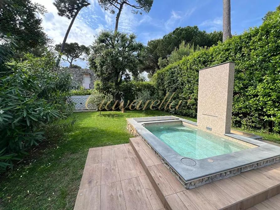 Immagine 7 di Villa in affitto  a Forte Dei Marmi
