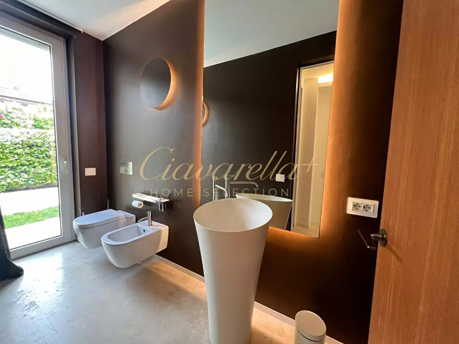 Immagine 19 di Villa in vendita  a Forte Dei Marmi