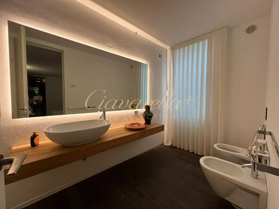 Immagine 8 di Villa in vendita  a Forte Dei Marmi