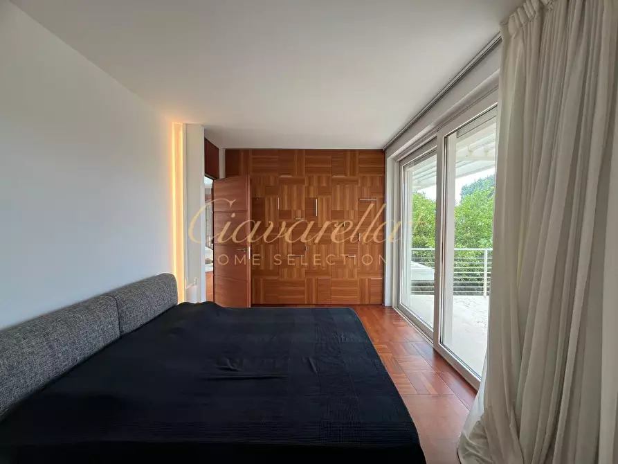 Immagine 15 di Villa in vendita  a Forte Dei Marmi