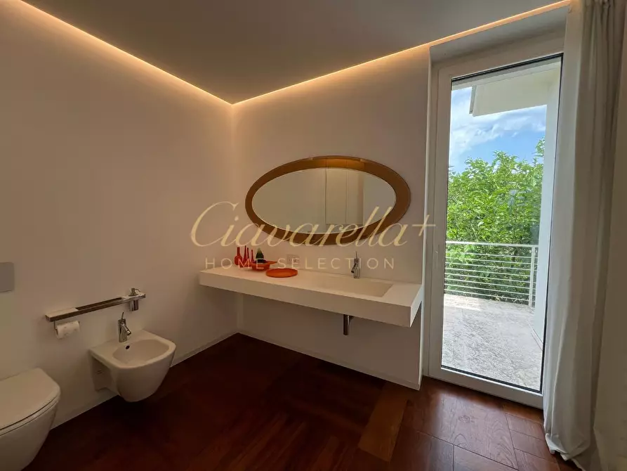 Immagine 14 di Villa in vendita  a Forte Dei Marmi