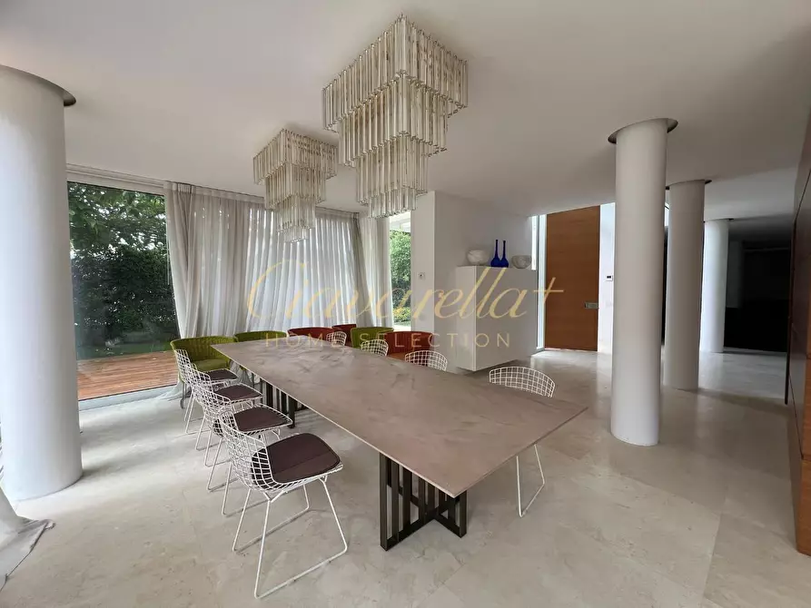 Immagine 27 di Villa in vendita  a Forte Dei Marmi