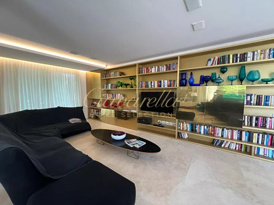 Immagine 22 di Villa in vendita  a Forte Dei Marmi