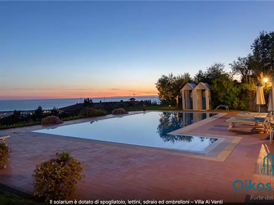 Immagine 21 di Villa in vendita  a Massarosa