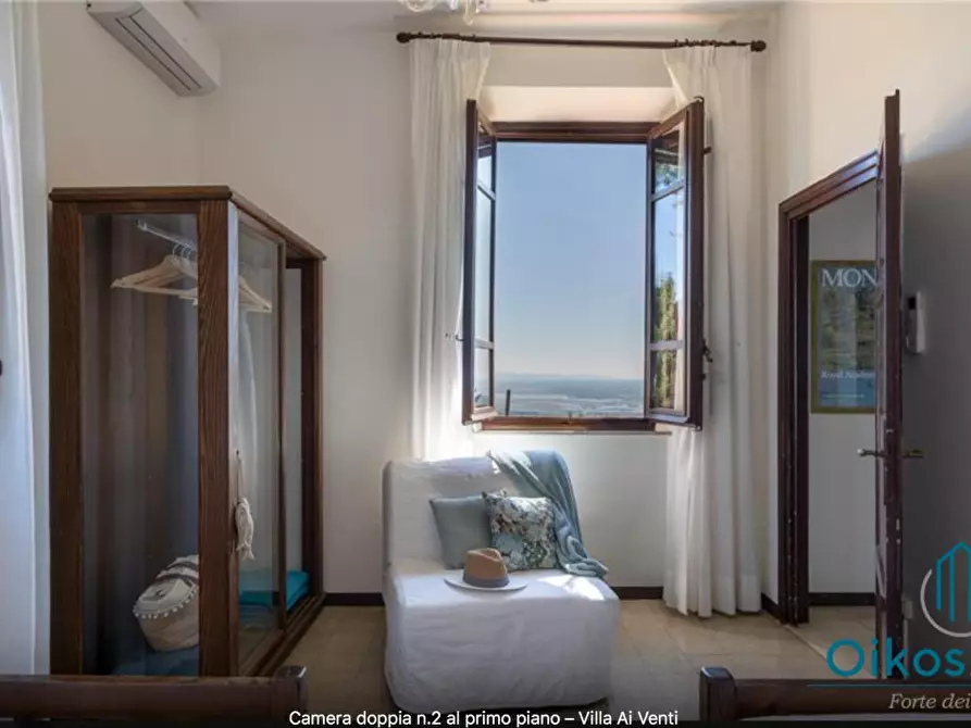 Immagine 41 di Villa in vendita  a Massarosa