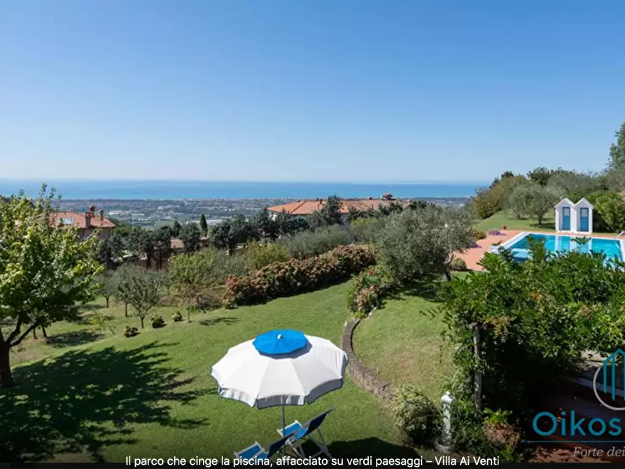 Immagine 14 di Villa in vendita  a Massarosa