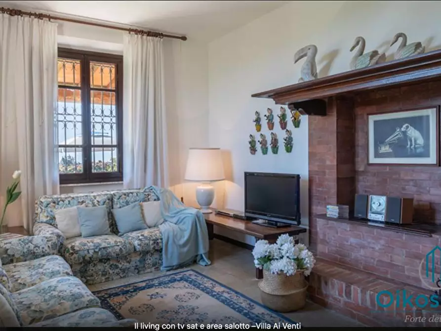 Immagine 27 di Villa in vendita  a Massarosa