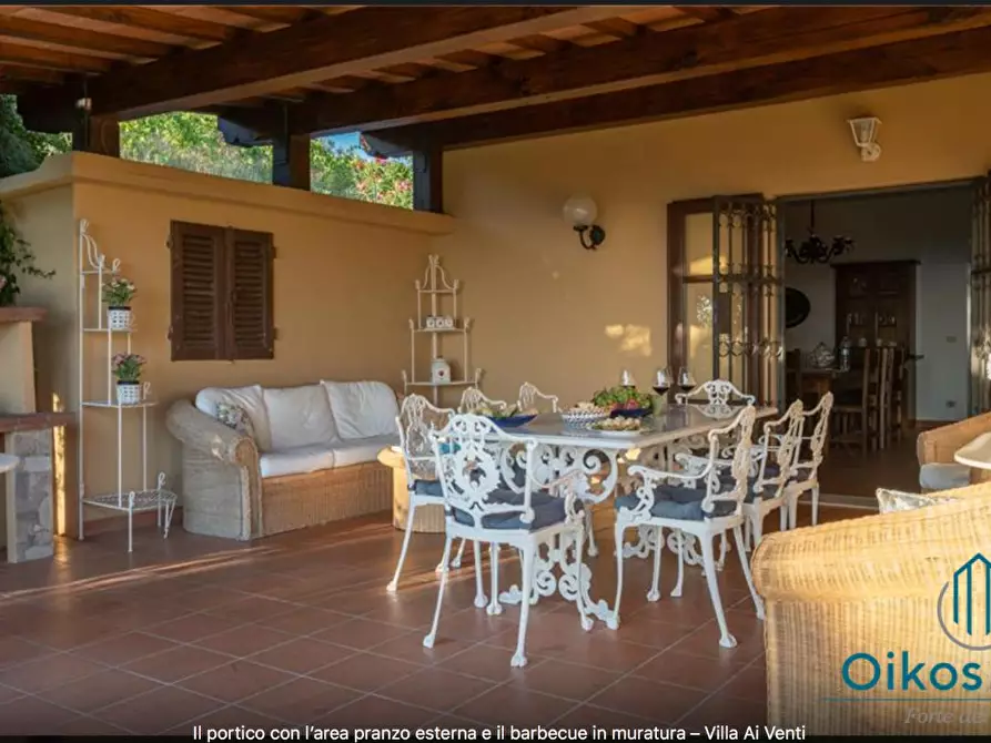 Immagine 17 di Villa in vendita  a Massarosa