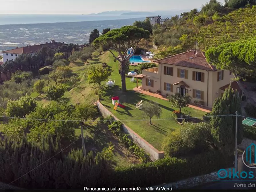Immagine 24 di Villa in vendita  a Massarosa