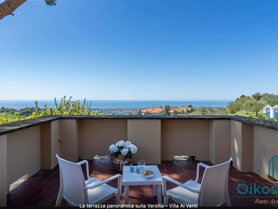 Immagine 15 di Villa in vendita  a Massarosa